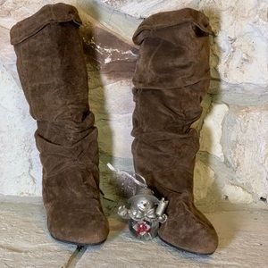 Vintage 1970’s Brown Suede Boot
